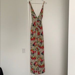 Beautiful tropical print maxi dress